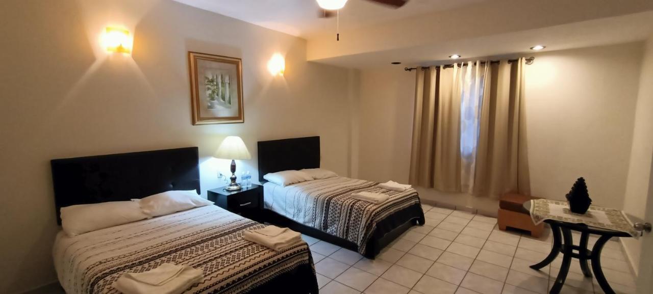 Hotel La Estancia Río Verde エクステリア 写真