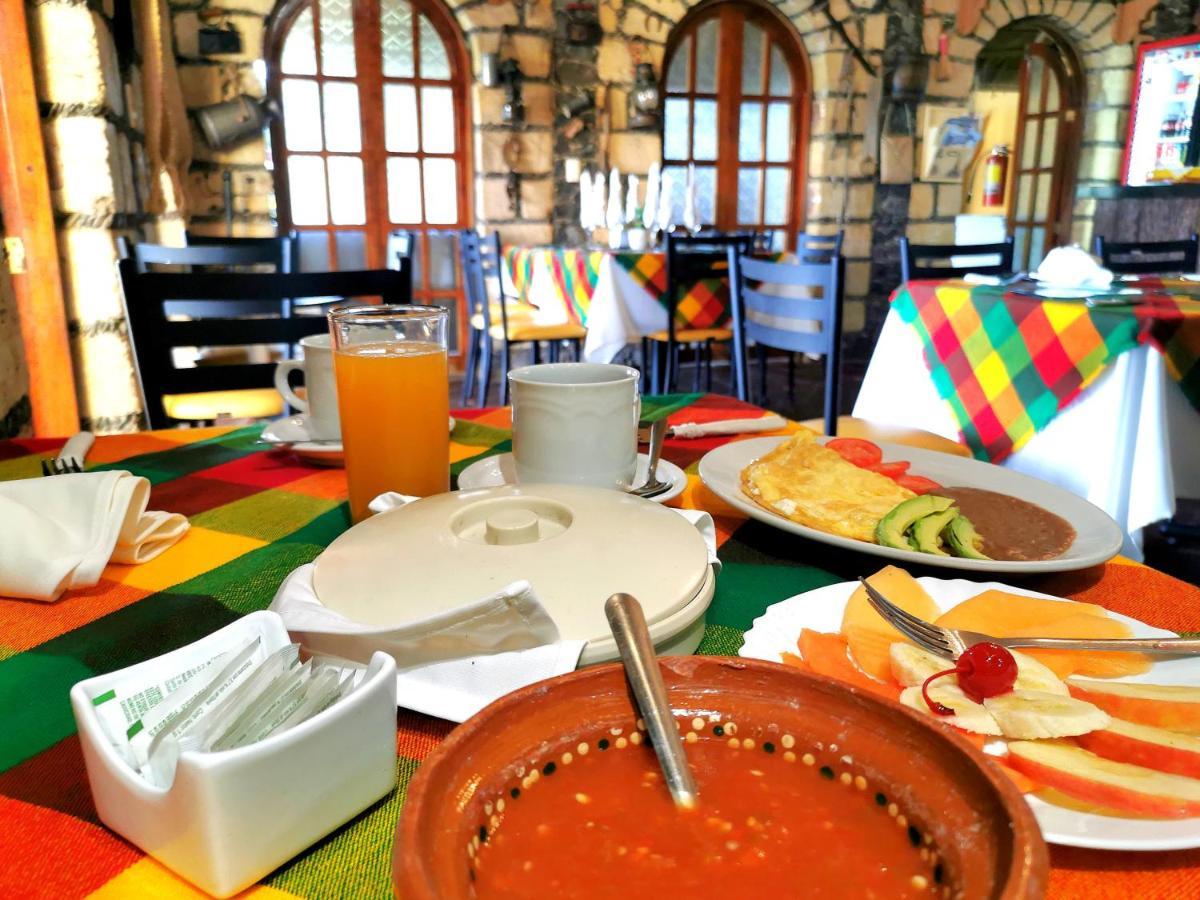 Hotel La Estancia Río Verde エクステリア 写真