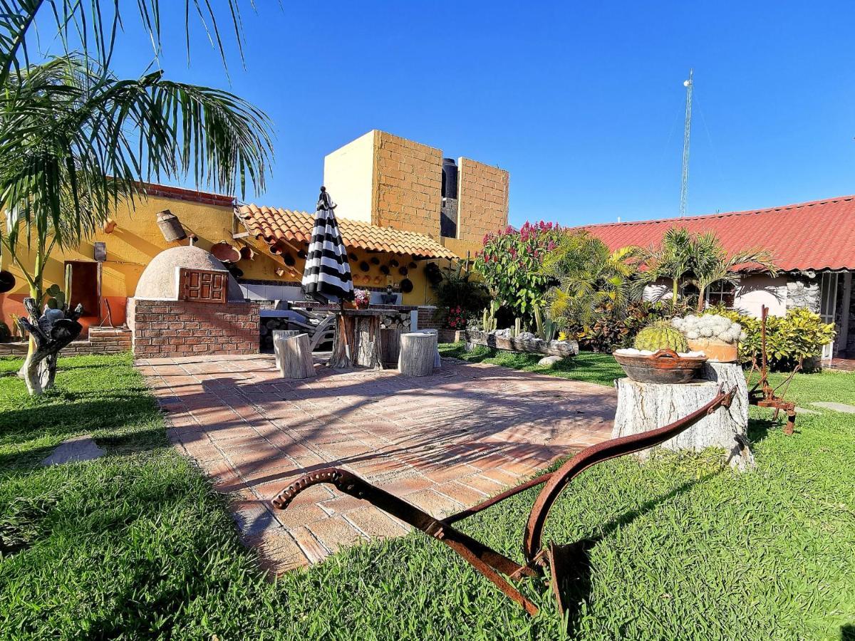 Hotel La Estancia Río Verde エクステリア 写真
