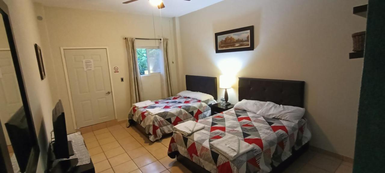Hotel La Estancia Río Verde エクステリア 写真