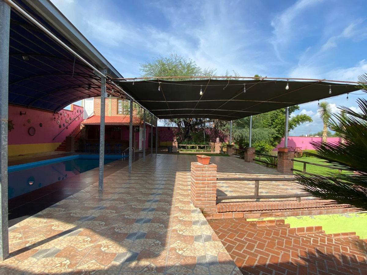 Hotel La Estancia Río Verde エクステリア 写真