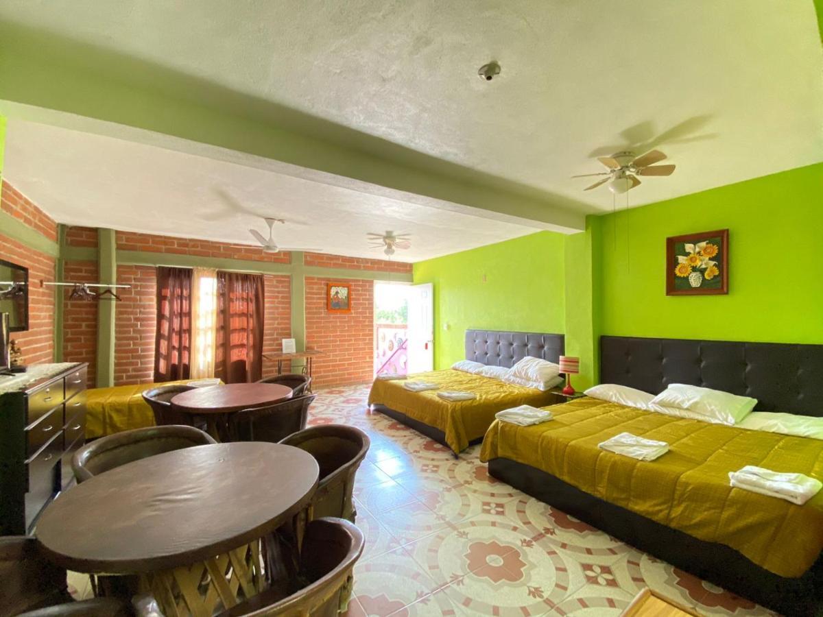 Hotel La Estancia Río Verde エクステリア 写真
