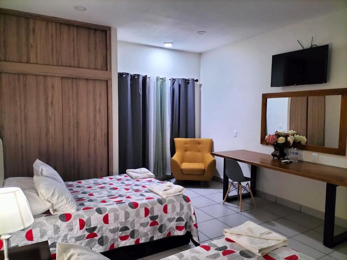 Hotel La Estancia Río Verde エクステリア 写真