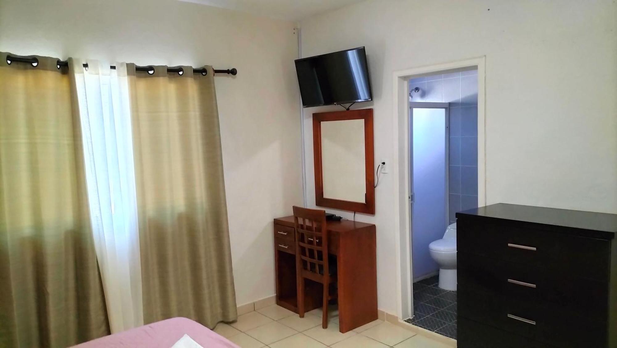 Hotel La Estancia Río Verde エクステリア 写真
